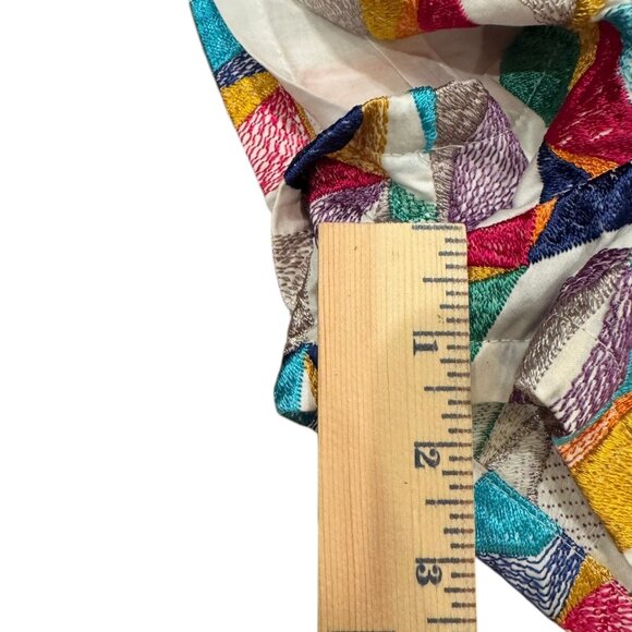 🌈 Willa Story Embroidered Shorts – Size XS - Picture 5 of 7